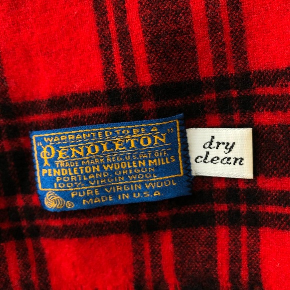 PENDLETON red and black plaid wool scarf - Picture 5 of 5